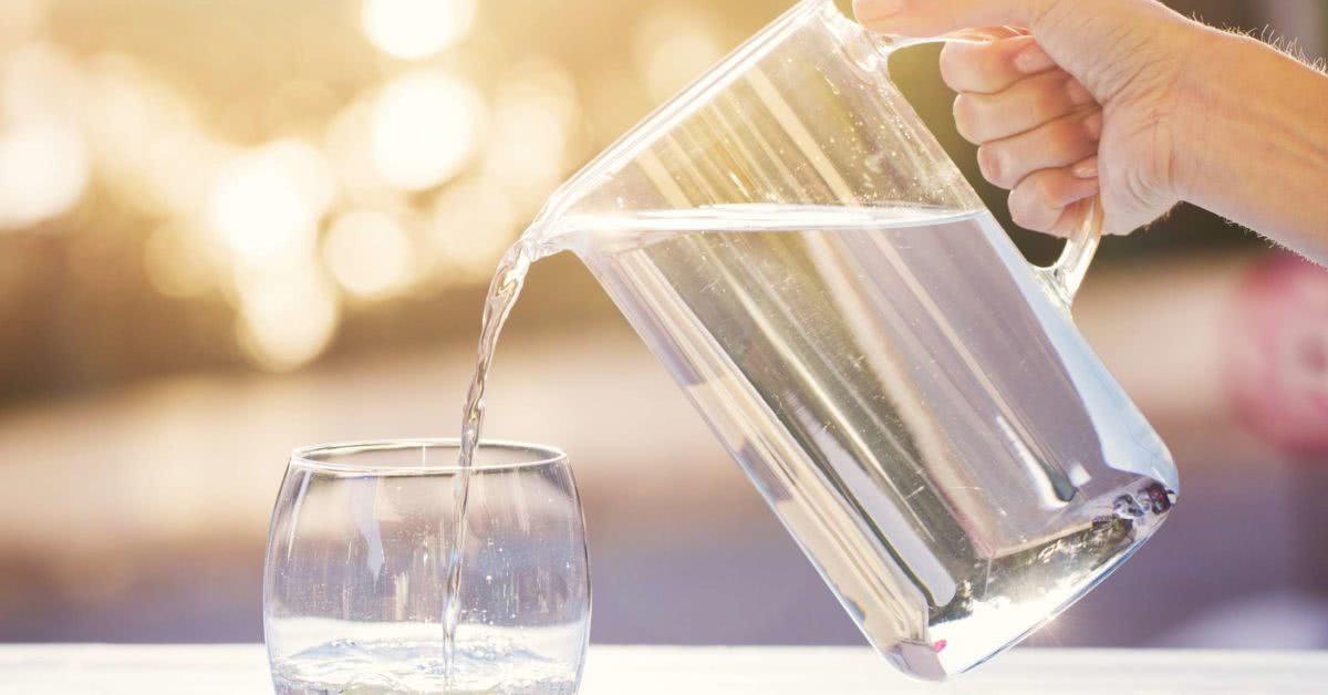 Beber Água Corretamente ajuda a Aliviar a Enxaqueca